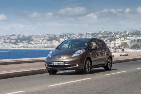 A revolution in EV driving: 2016 LEAF 30 kWh delivers 250 km range